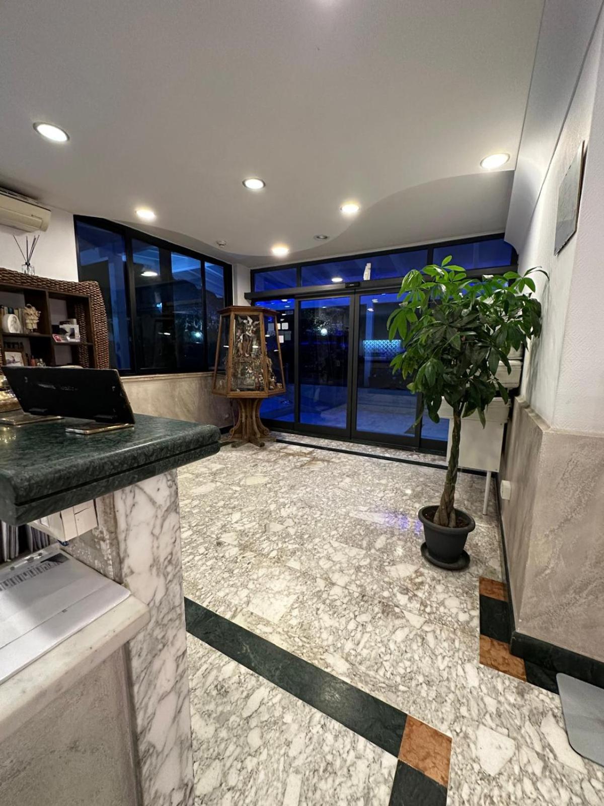 Hotel Clinton 카소리아 외부 사진