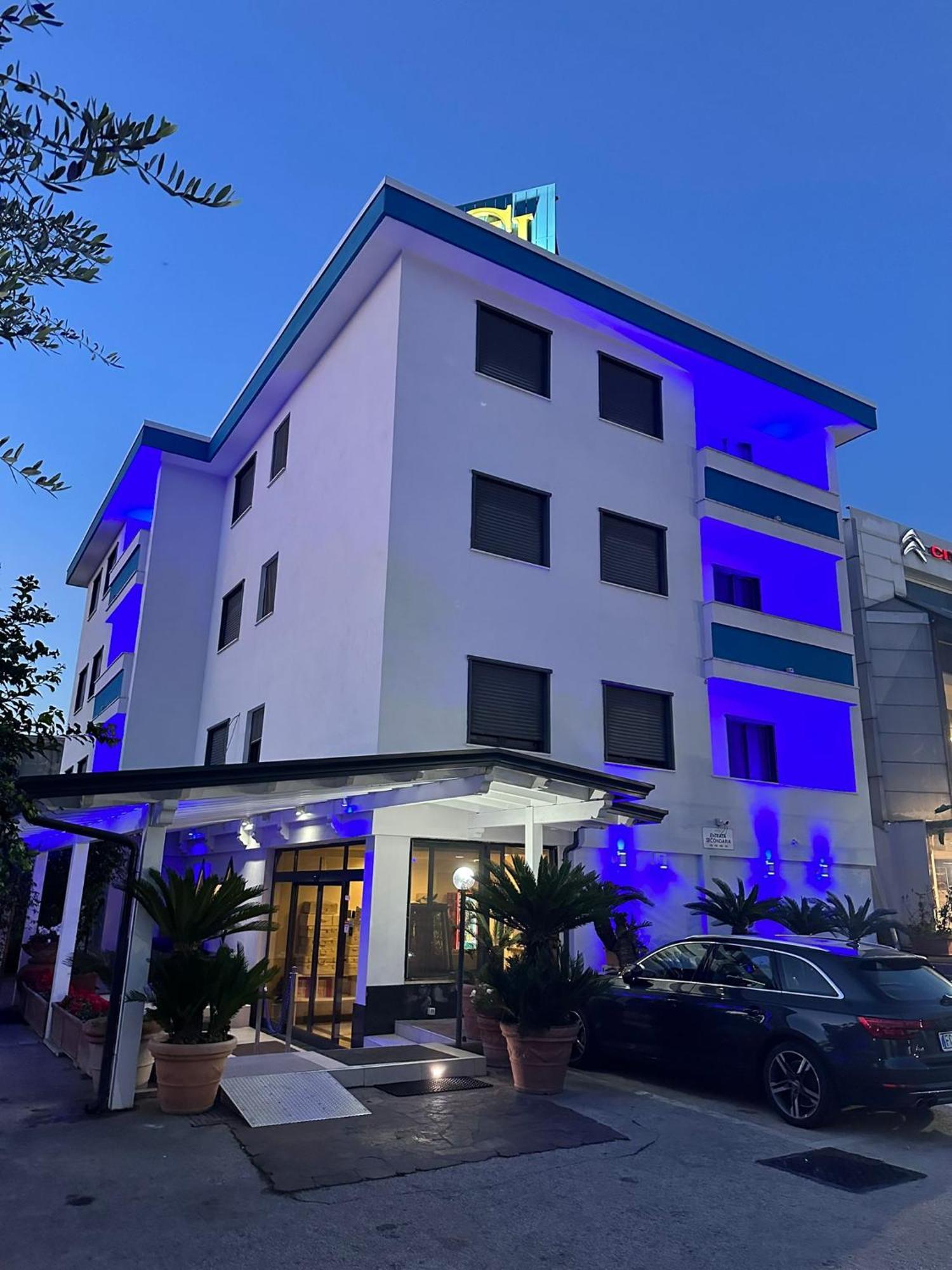 Hotel Clinton 카소리아 외부 사진
