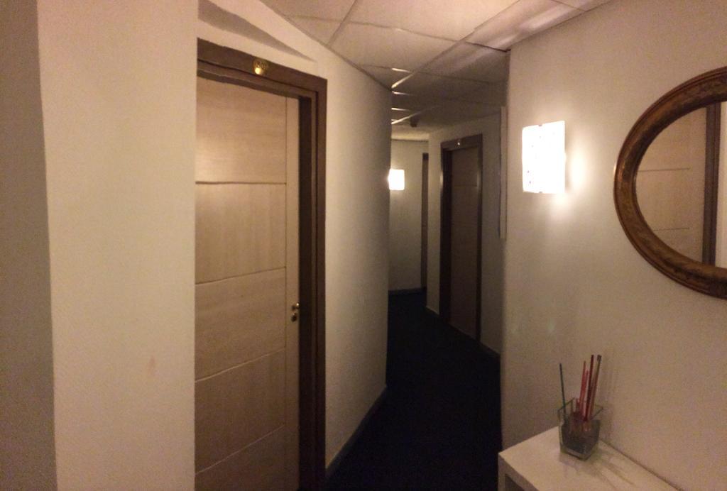 Hotel Clinton 카소리아 외부 사진