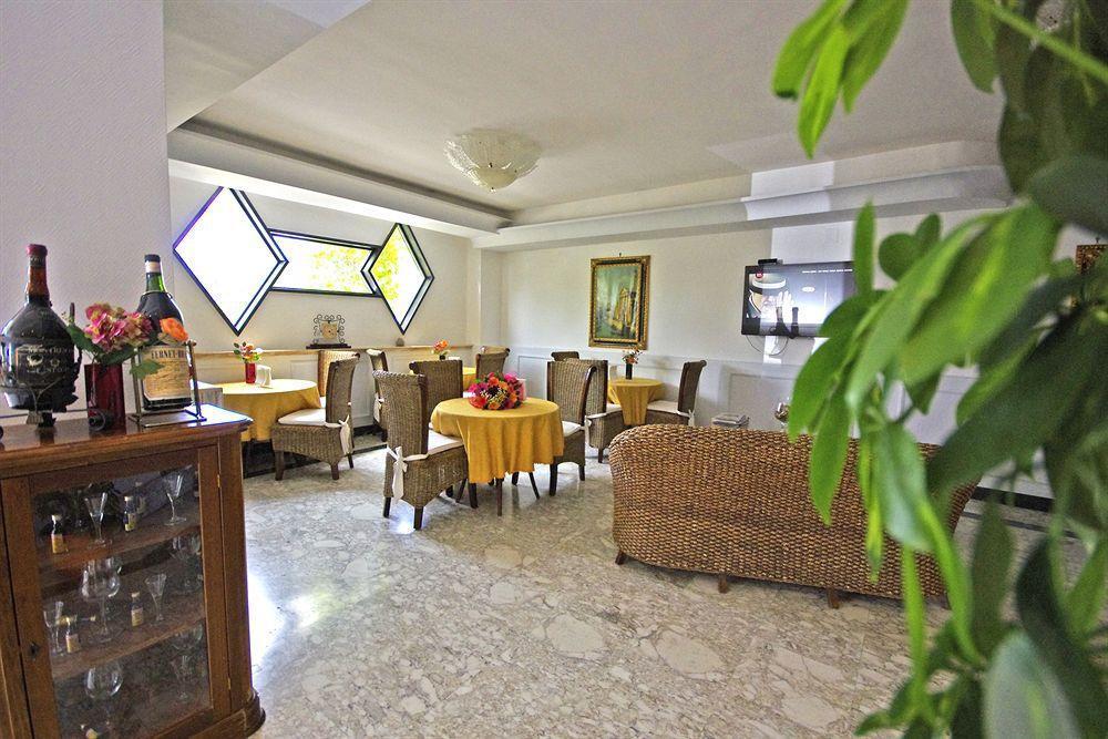 Hotel Clinton 카소리아 외부 사진