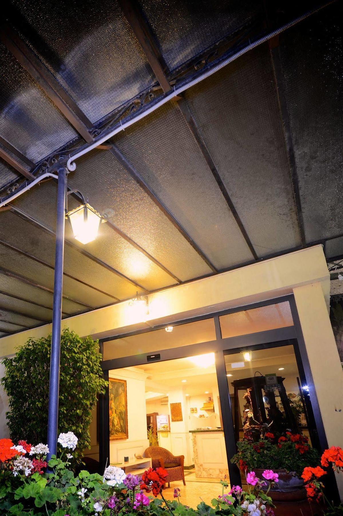Hotel Clinton 카소리아 외부 사진