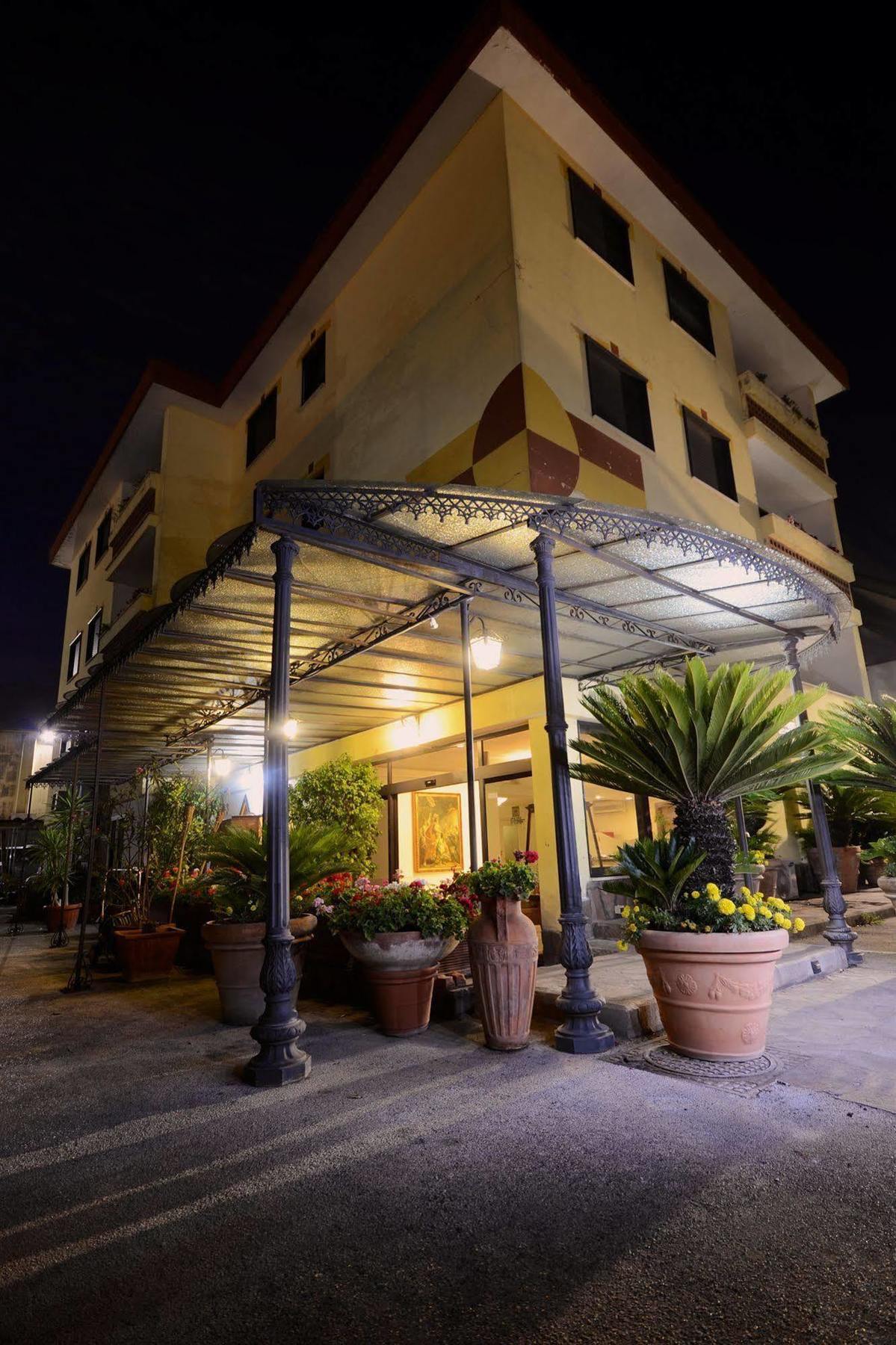 Hotel Clinton 카소리아 외부 사진