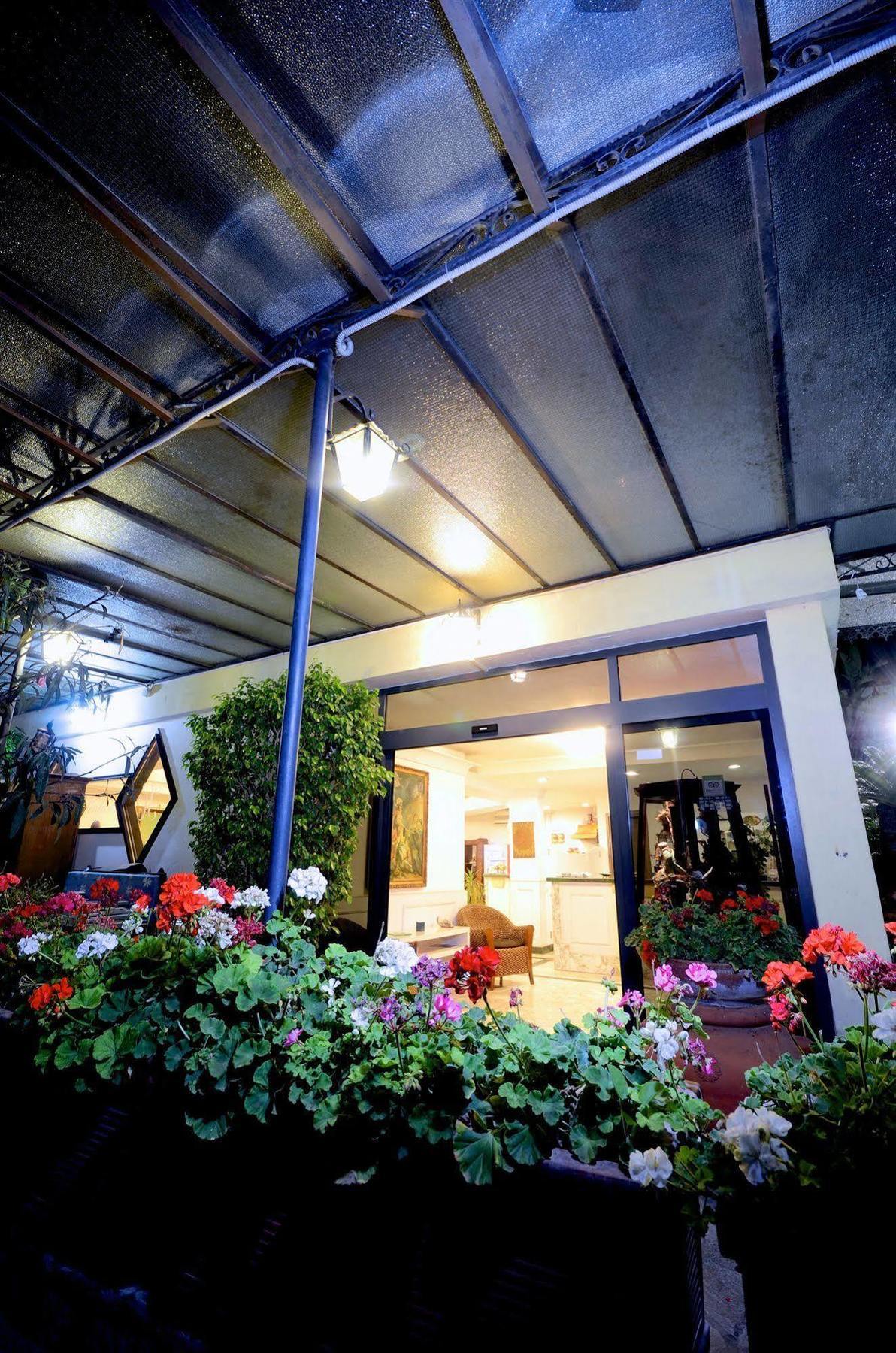 Hotel Clinton 카소리아 외부 사진